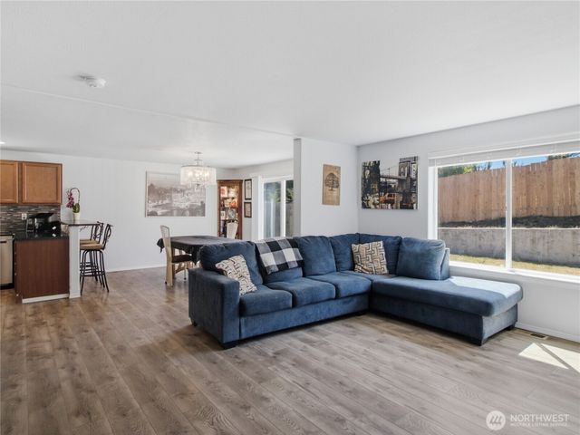 19714 Aspenwood Court SW, Rochester, WA 98579