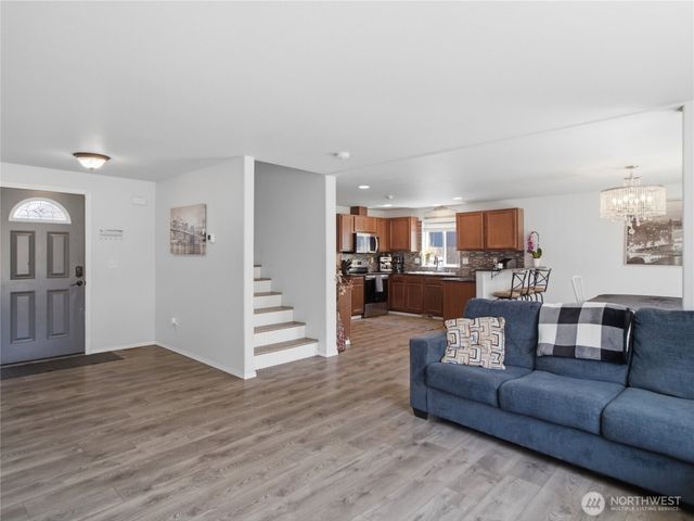 19714 Aspenwood Court SW, Rochester, WA 98579