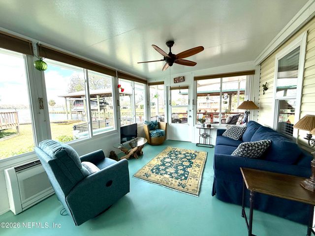 100 HAPPINESS Drive, Welaka, FL 32189