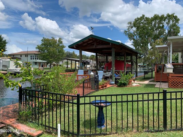 100 HAPPINESS Drive, Welaka, FL 32189