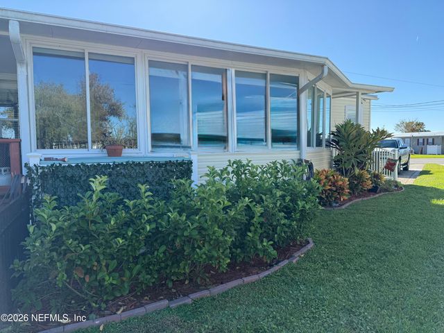 100 HAPPINESS Drive, Welaka, FL 32189
