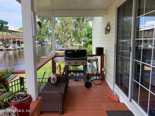 100 HAPPINESS Drive, Welaka, FL 32189