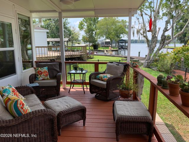 100 HAPPINESS Drive, Welaka, FL 32189
