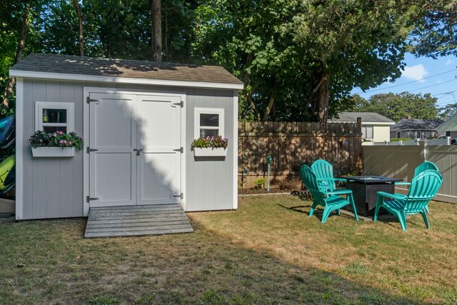 10 Dorothy Road, Westbrook, CT 06498