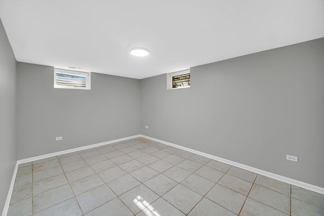 1007 Cedar Avenue, Elgin, IL 60120