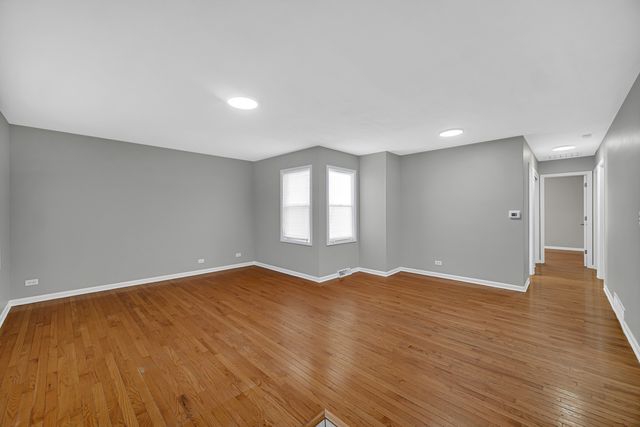 1007 Cedar Avenue, Elgin, IL 60120