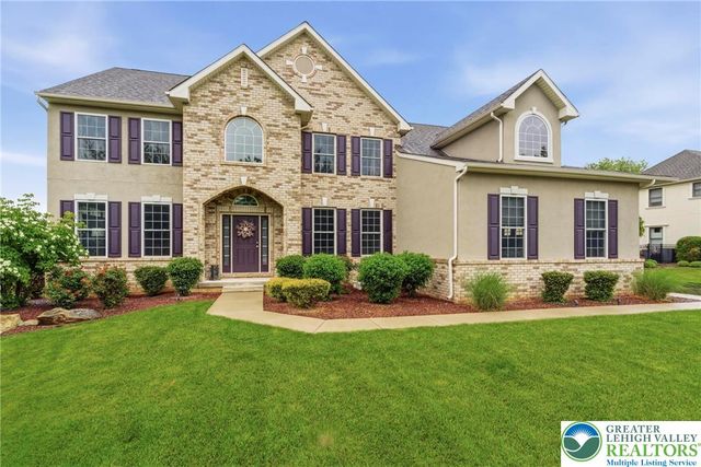 25 Crest Boulevard, Palmer Twp, PA 18045