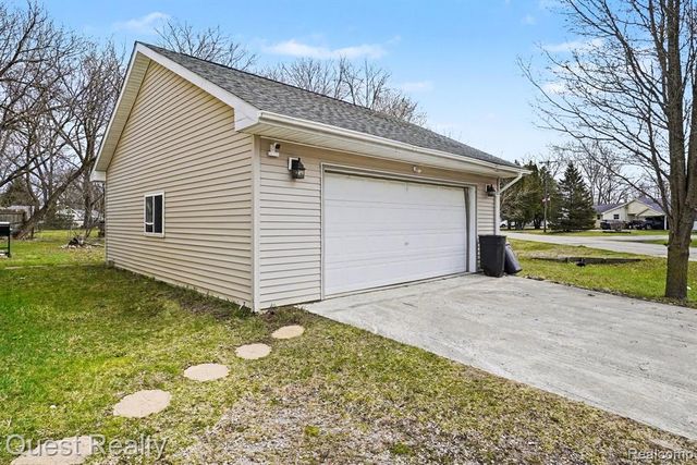 2103 Valley Forge Street, Burton, MI 48519