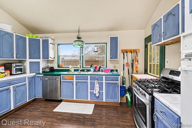 2103 Valley Forge Street, Burton, MI 48519