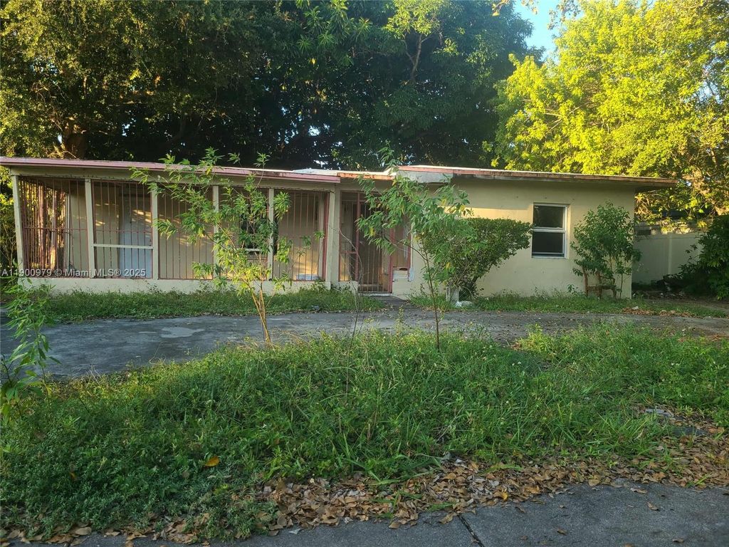 763 NE 140th St, North Miami, FL 33161