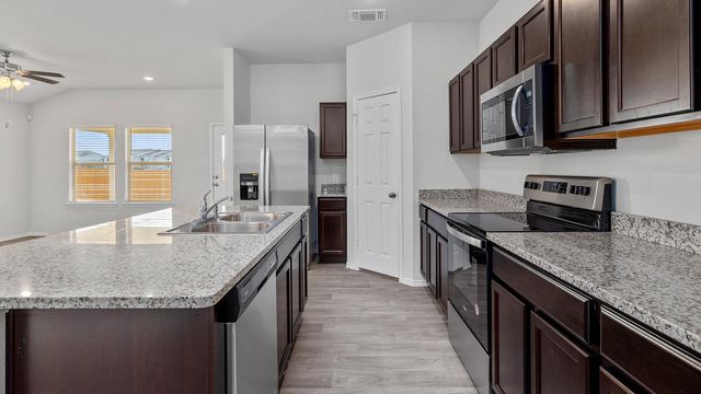 2215 Turmeric CT, Temple, TX 76501