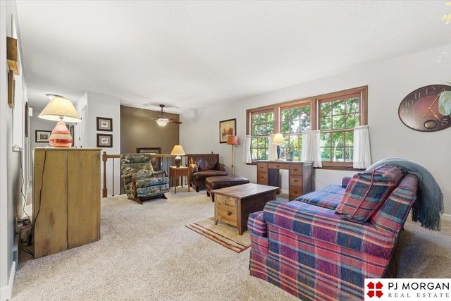 7914 Keystone Drive, Omaha, NE 68134