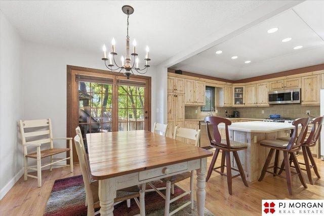 7914 Keystone Drive, Omaha, NE 68134