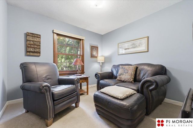 7914 Keystone Drive, Omaha, NE 68134