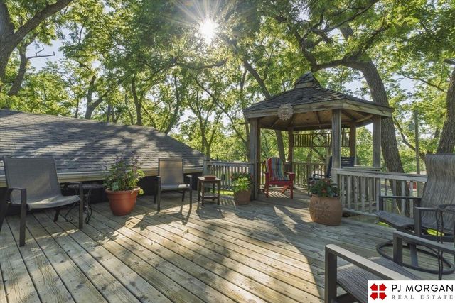 7914 Keystone Drive, Omaha, NE 68134