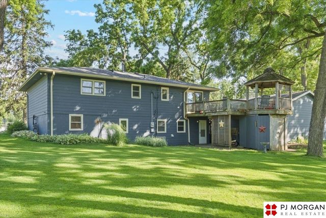 7914 Keystone Drive, Omaha, NE 68134
