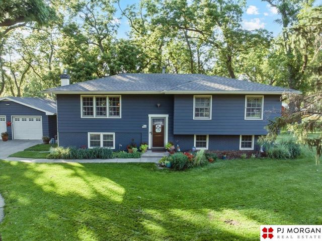 7914 Keystone Drive, Omaha, NE 68134