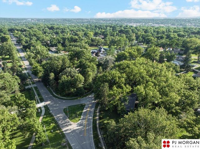 7914 Keystone Drive, Omaha, NE 68134