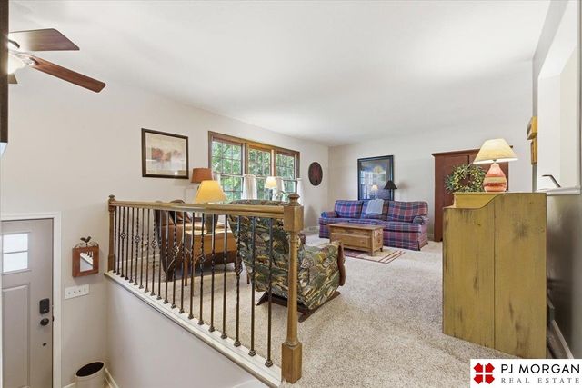 7914 Keystone Drive, Omaha, NE 68134