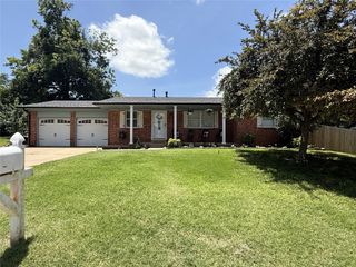 109 Belmont Drive, Chickasha, OK 73018