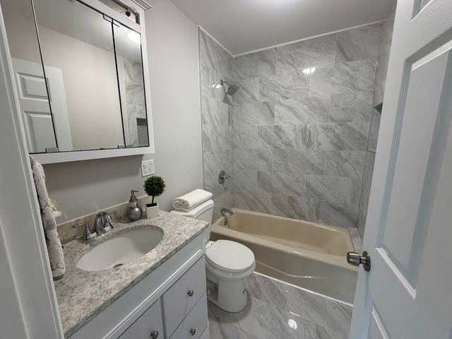 544 Glendale Avenue, Glen Ellyn, IL 60137