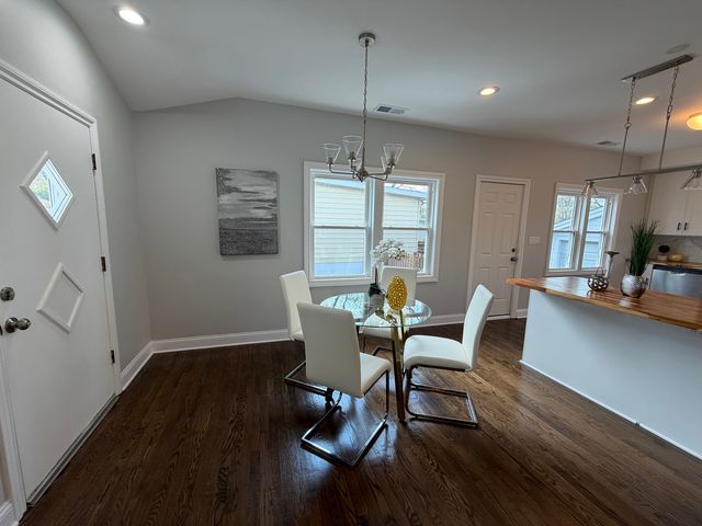 544 Glendale Avenue, Glen Ellyn, IL 60137