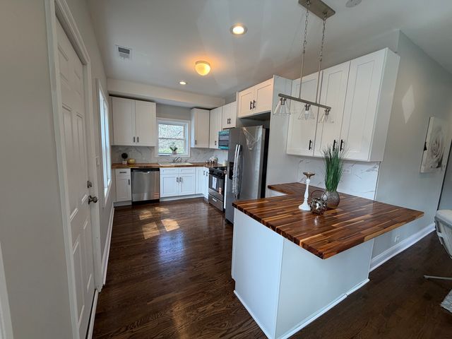 544 Glendale Avenue, Glen Ellyn, IL 60137