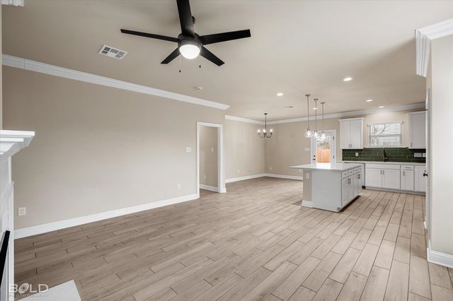 703 Crozier Drive, Bossier City, LA 71111