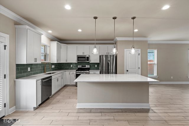 703 Crozier Drive, Bossier City, LA 71111