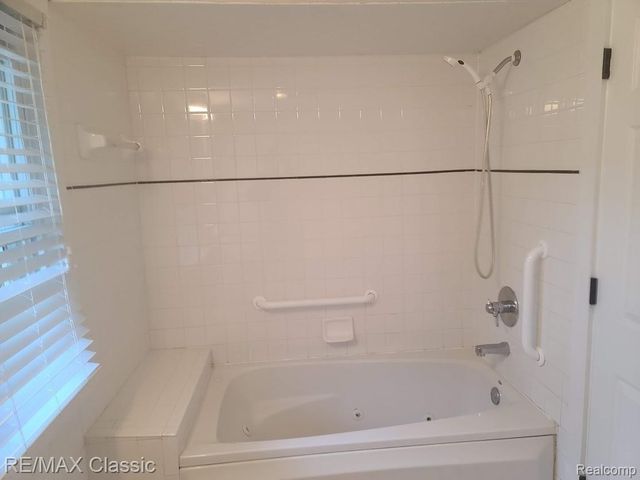 300 BAKER Street, Royal Oak, MI 48067