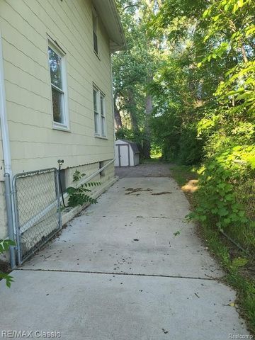 300 BAKER Street, Royal Oak, MI 48067