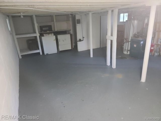 300 BAKER Street, Royal Oak, MI 48067