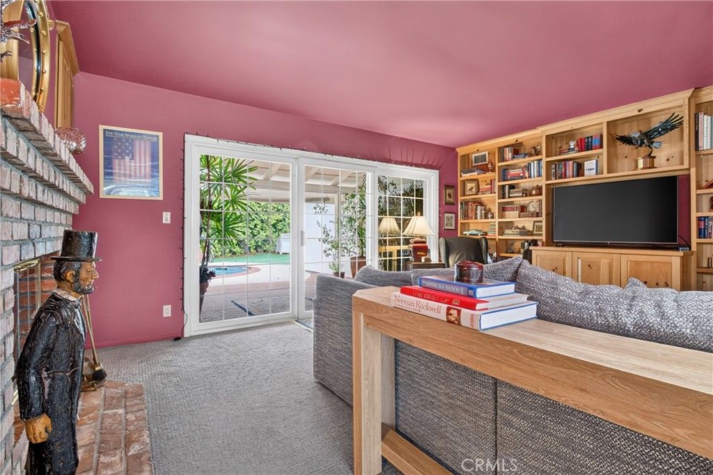 Image 11 of property listing at 10315 Beckford, Porter Ranch, CA 91326