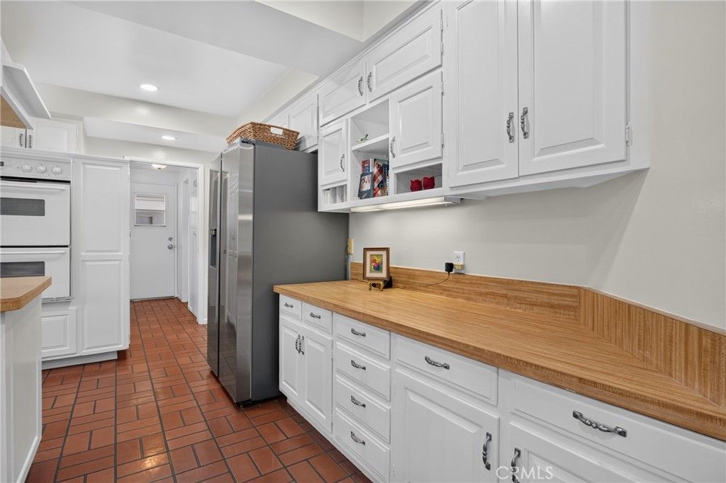 Image 36 of property listing at 10315 Beckford, Porter Ranch, CA 91326