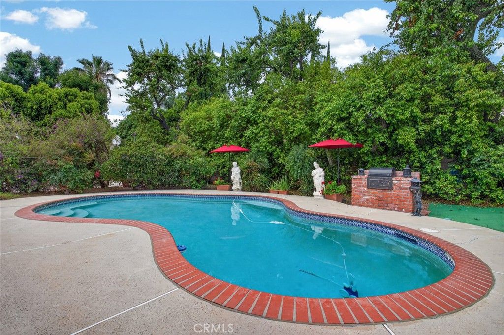 Image 42 of property listing at 10315 Beckford, Porter Ranch, CA 91326