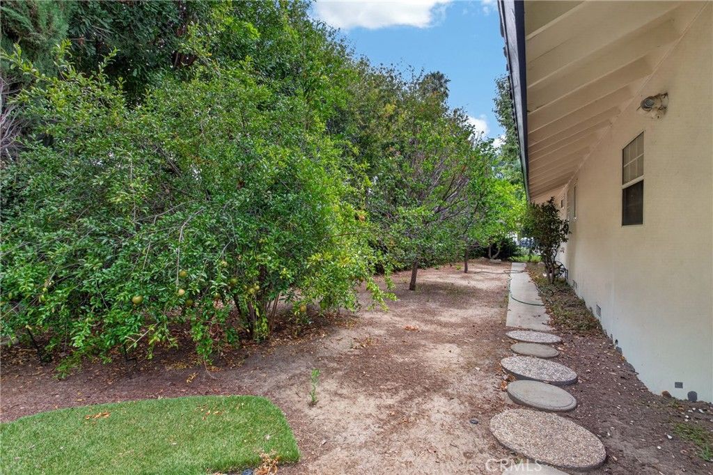 Image 46 of property listing at 10315 Beckford, Porter Ranch, CA 91326