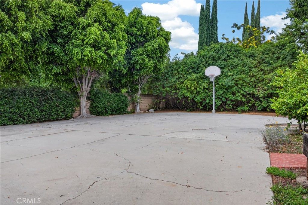 Image 47 of property listing at 10315 Beckford, Porter Ranch, CA 91326