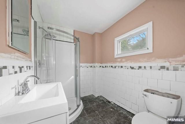 132 Little Falls Road, Fairfield, NJ 07004