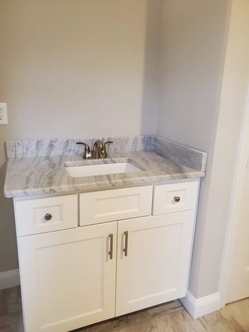 14 Kettle Hill Rd, Uxbridge, MA 01569