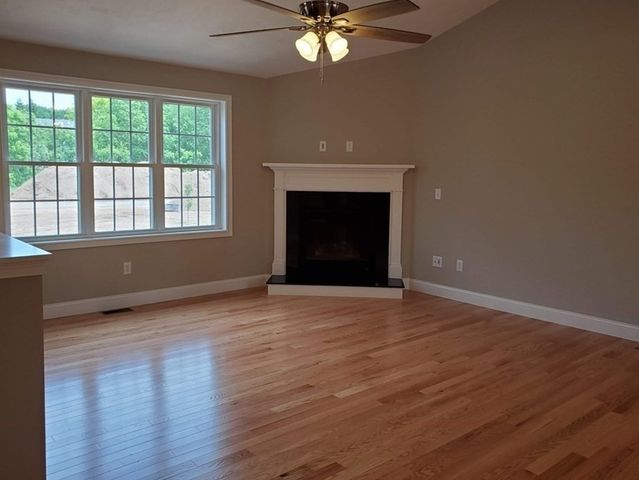 14 Kettle Hill Rd, Uxbridge, MA 01569