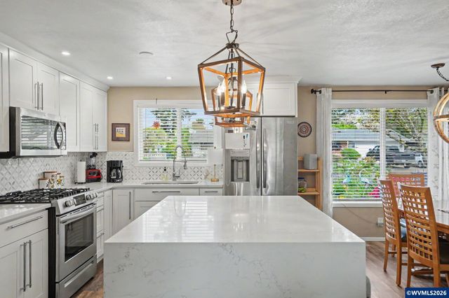 8470 SE Hood St, Clackamas, OR 97015