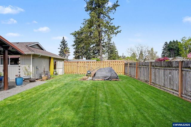 8470 SE Hood St, Clackamas, OR 97015