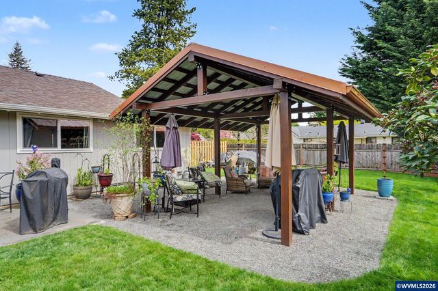 8470 SE Hood St, Clackamas, OR 97015