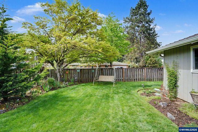 8470 SE Hood St, Clackamas, OR 97015