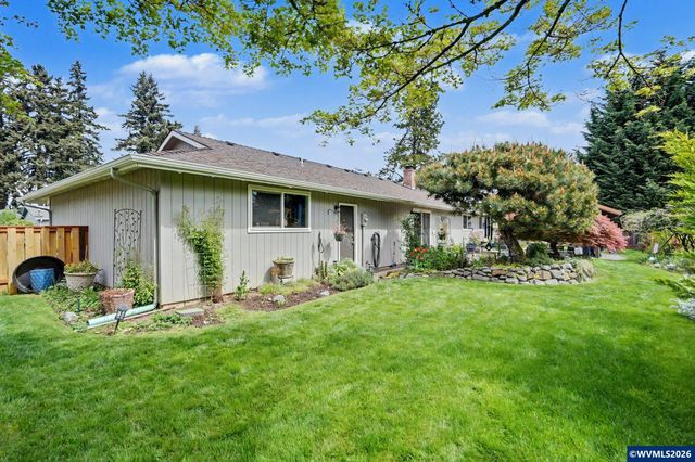 8470 SE Hood St, Clackamas, OR 97015