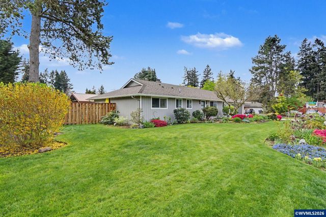 8470 SE Hood St, Clackamas, OR 97015