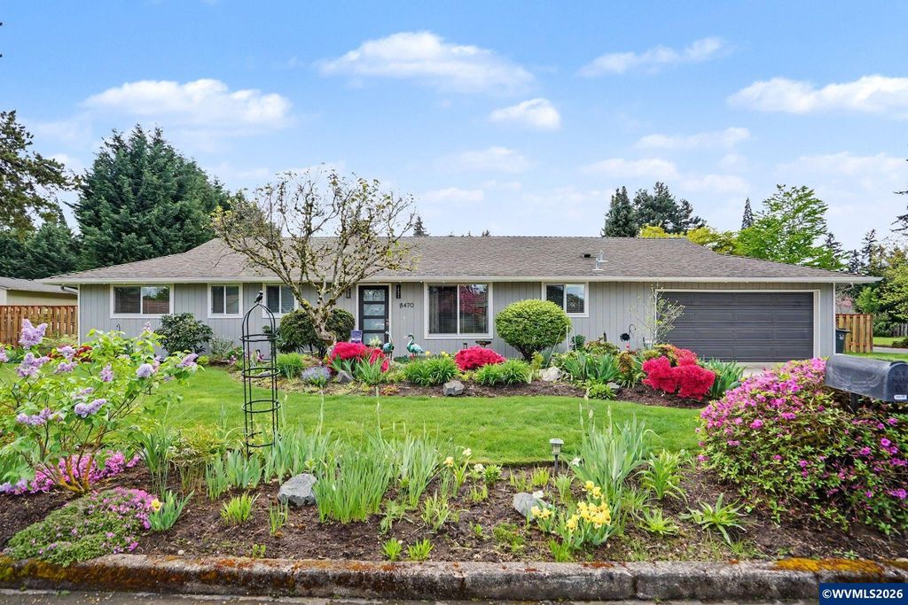 8470 SE Hood St, Clackamas, OR 97015