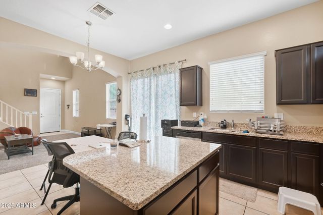 1367 S COUNTRY CLUB Drive 1105, Mesa, AZ 85210