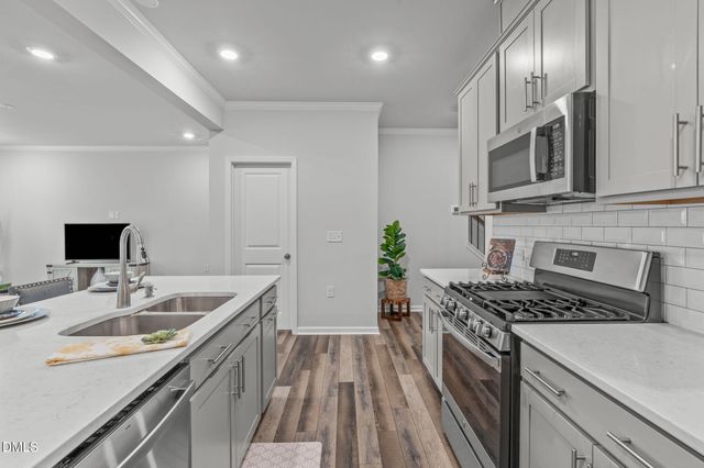 1818 Porch Swing Way, Apex, NC 27502