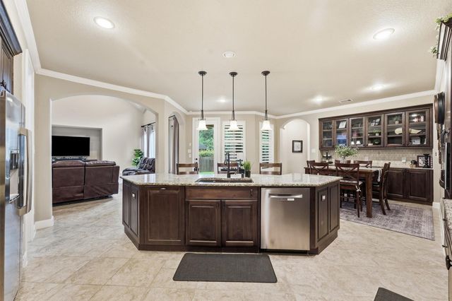 210 Fox Squirrel Court, Pinehurst, TX 77362